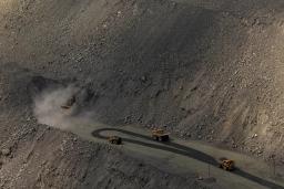 Iron ore posts weekly loss on slowing Chinese steel demand, property weakness