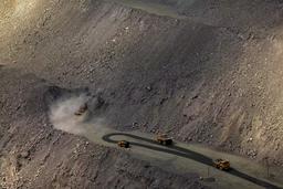 Iron ore eases on firm Australia supply outlook, China demand cushions fall