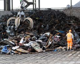UK scrap steel companies battle limits on metal exports
