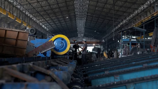India may impose 3-year tariff on top steel producers, China to feel impact
