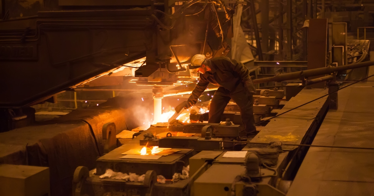 Global steel production fell by 3.8% y/y in May
