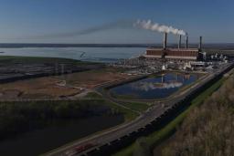 Trump offers regulatory relief for coal, iron ore and chemical industries